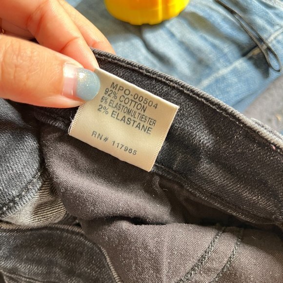 J Brand Selena Cropped Boot-Cut Jeans, Anthracite Black Womens Size 26‎ - Picture 9 of 9